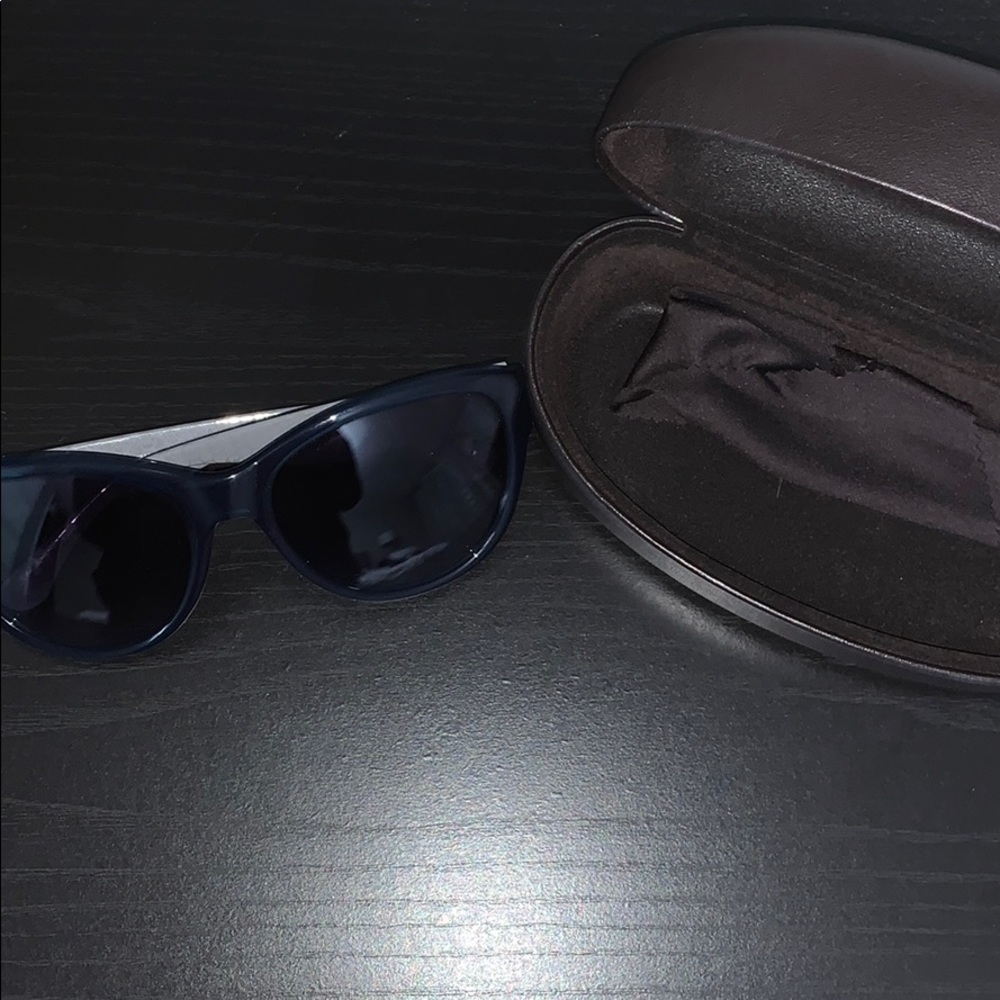 Michael Kors Sunglasses - Picture 4 of 11